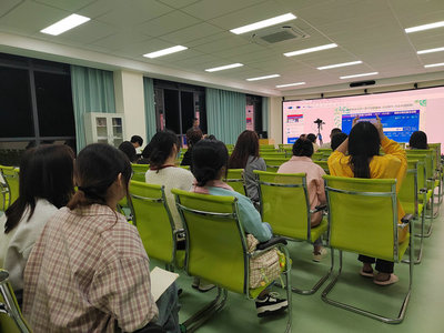 教育項(xiàng)目與科研文獻(xiàn)的研究與開(kāi)發(fā)——經(jīng)濟(jì)管理學(xué)院丘自強(qiáng)教授學(xué)術(shù)講座綜述